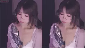 左颜玉很下饭_左颜玉很下饭_双马尾白色上衣-助眠音声网